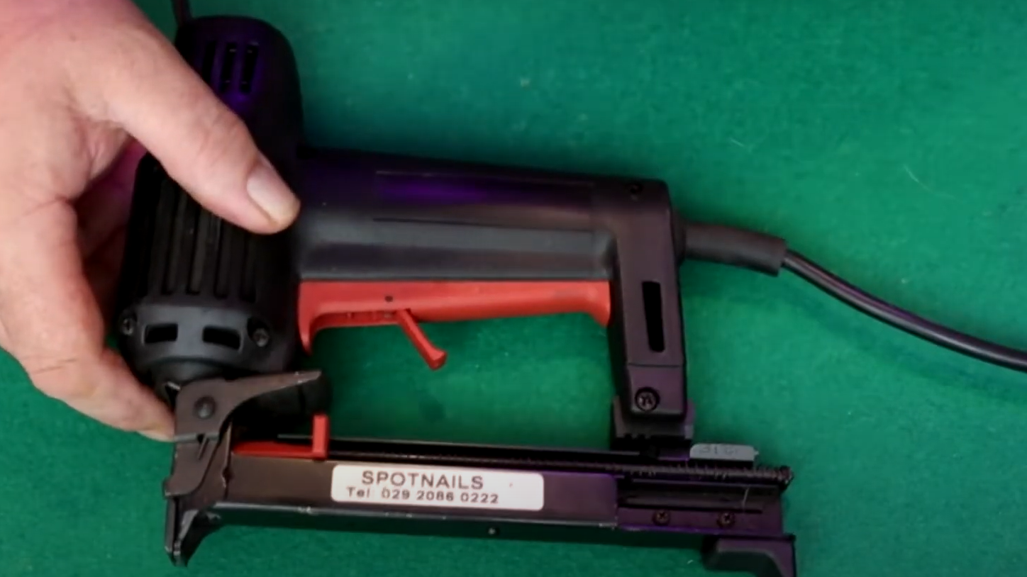 Traxx 5418 Electric Stapler Review in 2022 NailersHub