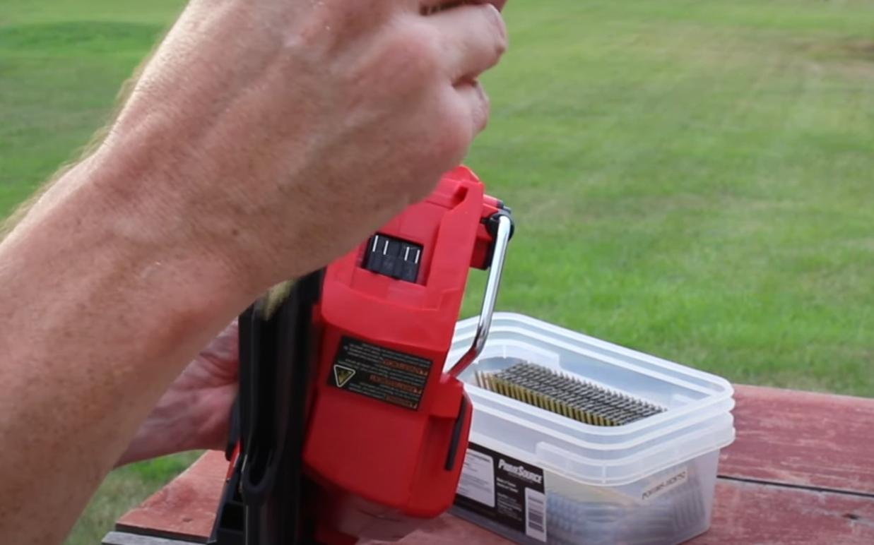 21 vs. 30 Degree Framing Nailer What’s the Difference? NailersHub