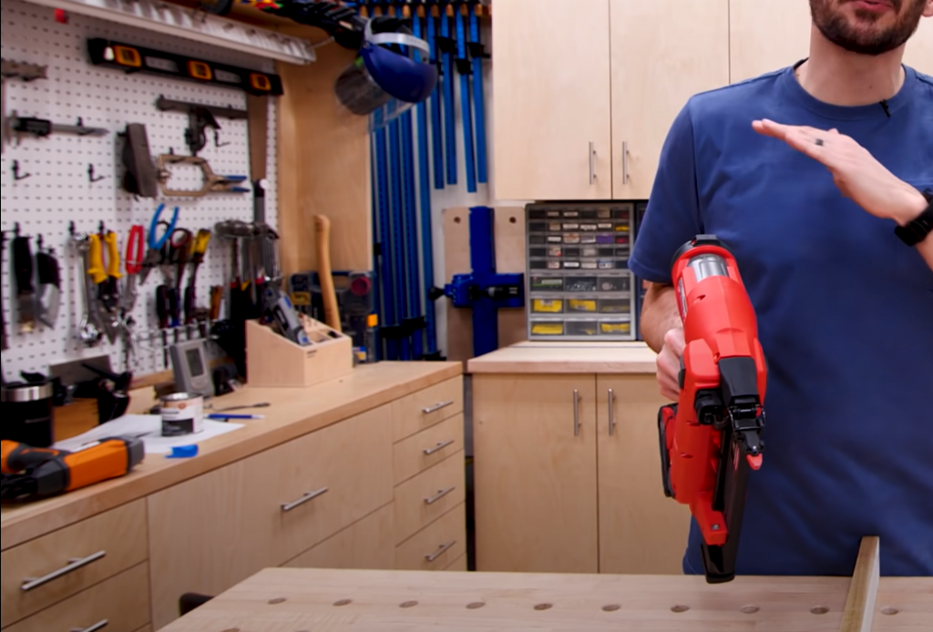 Do you have to oil a pneumatic nail gun?